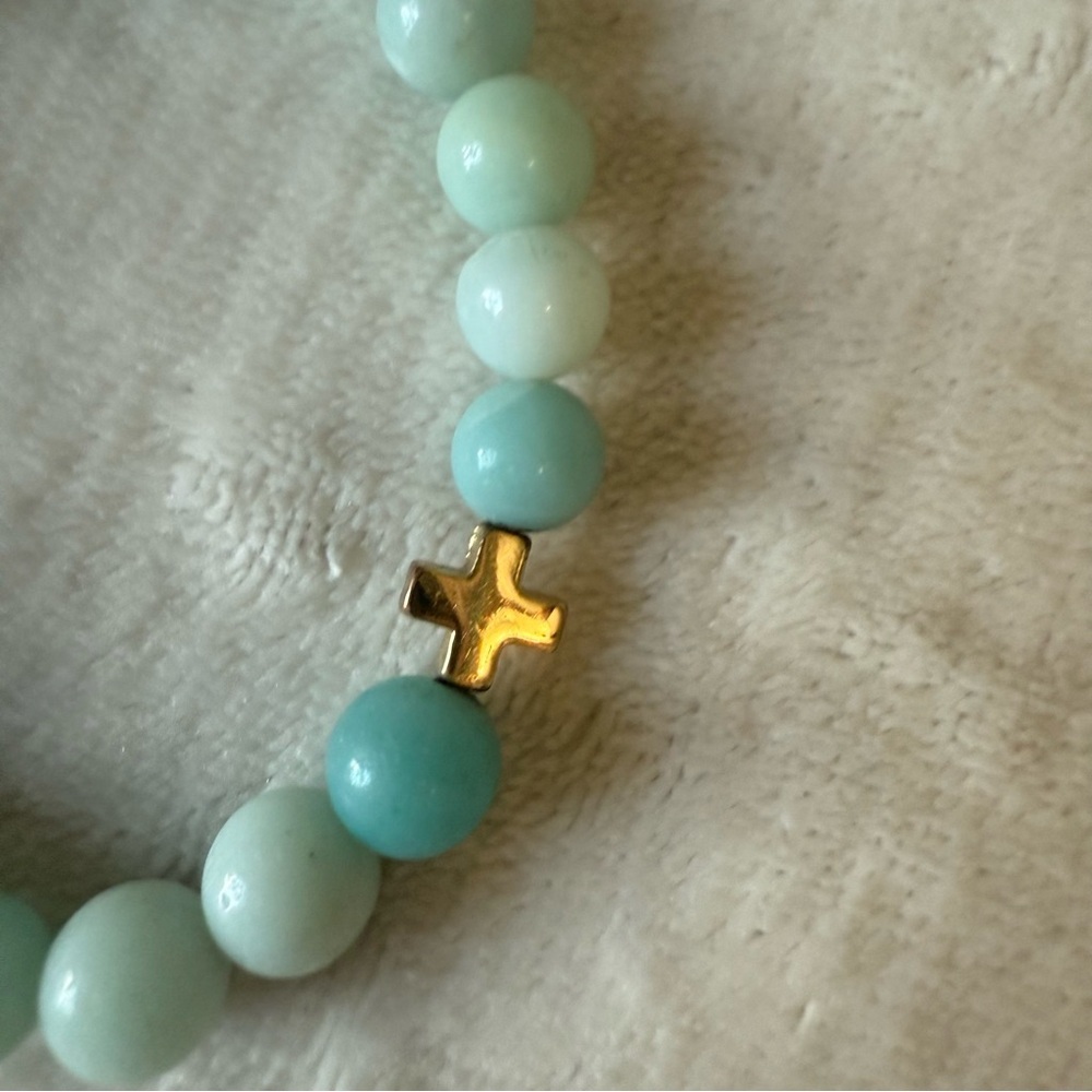 Elegant Beaded Bracelet with Cross Accent - Picture 3 of 5
